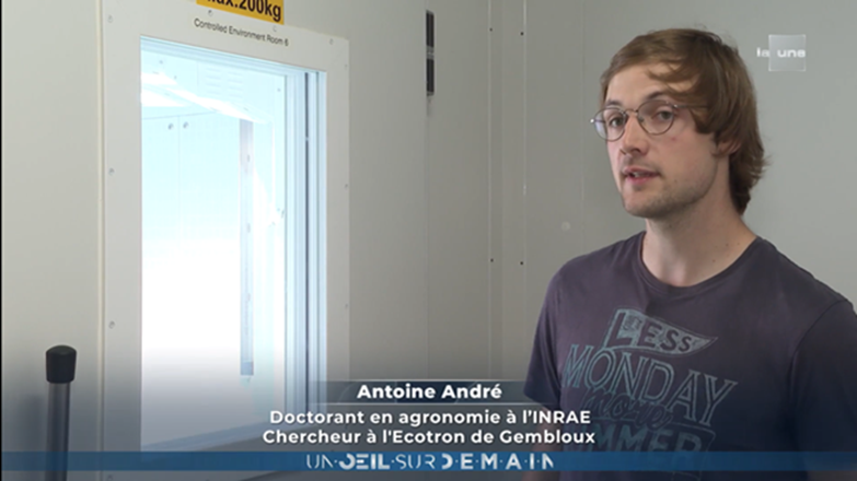 Antoine André, Doctorant en agronomie à l’INRAE – Devant l'expérimentation de la thèse en écotron